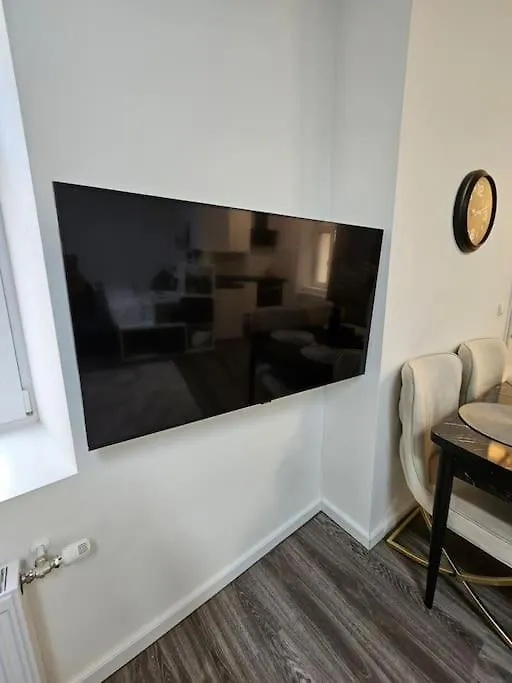 Affordable Suite In Vienna'S Hotpoint Apartment