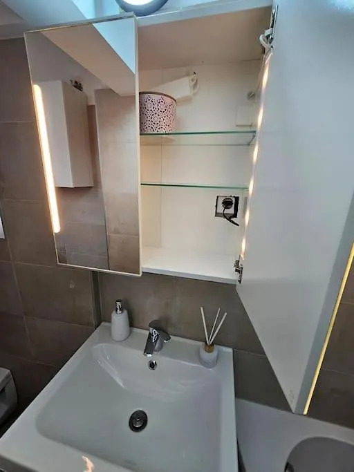 Affordable Suite In Vienna'S Hotpoint 0*, Vienna